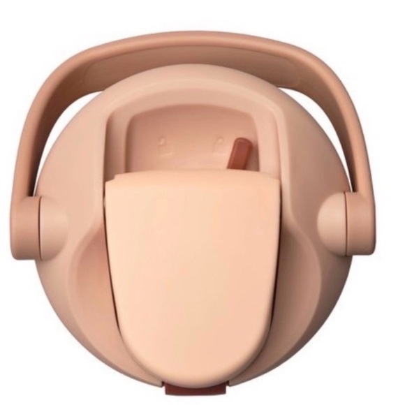 Special Edition Holiday Owala 30oz
Please see pictures before purchase - Picture 6 of 9